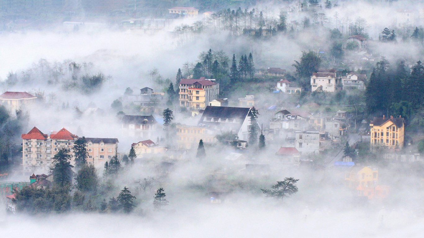 Thị trấn Sapa trong sương mờ
