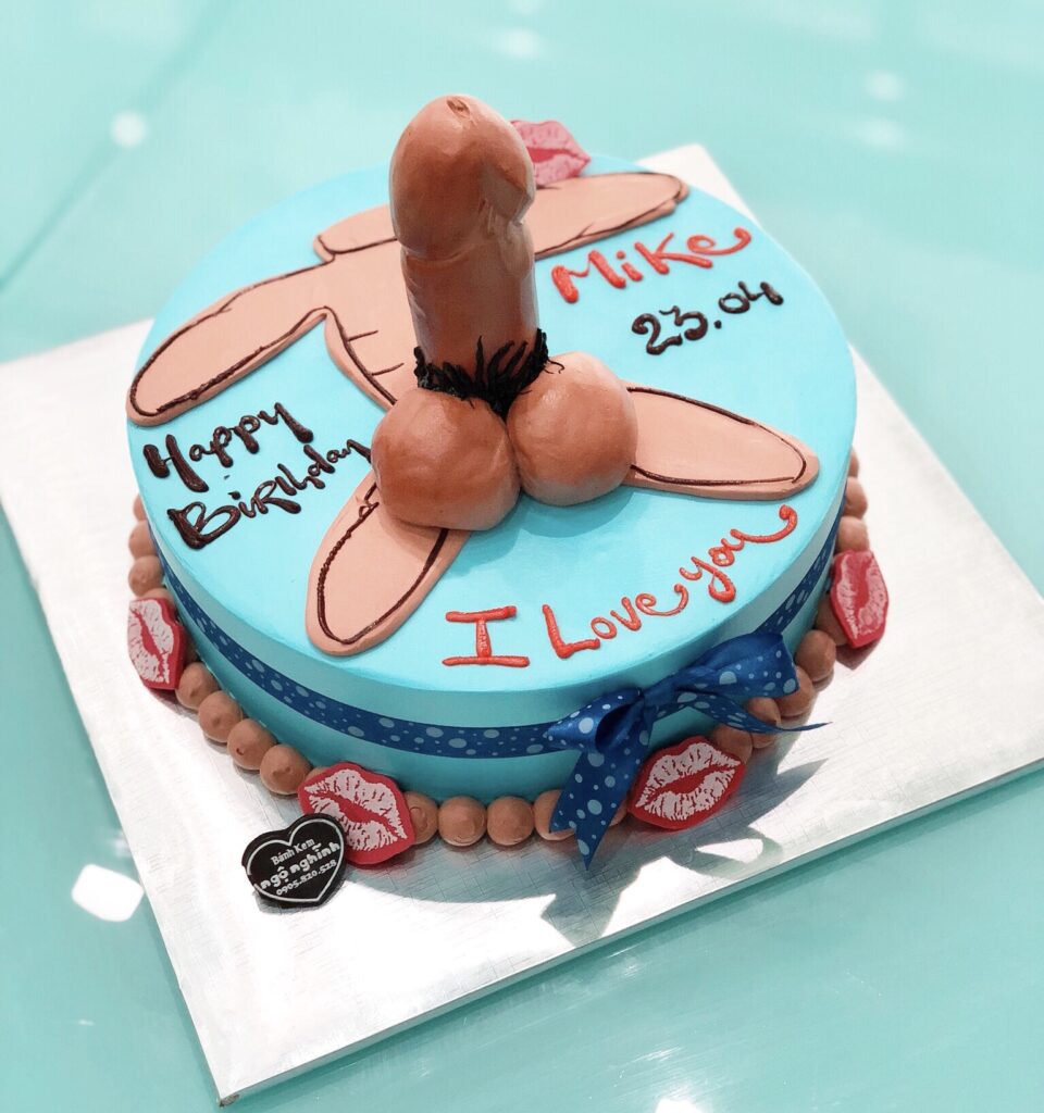 Chiếc bánh sinh nhật vô cùng bựa troll bá đạo vl