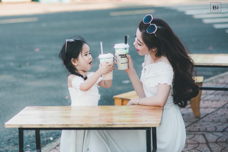 Hình ảnh đẹp mẹ và con gái