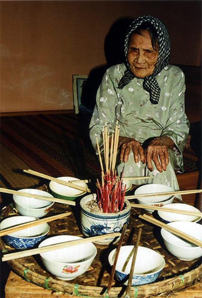 Mẹ Thứ mẹ Việt Nam anh hùng