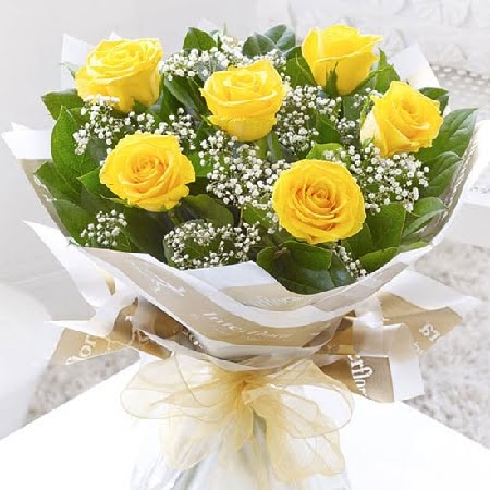 Bó hoa hồng vàng đơn giản cho một ngày sinh nhật hạnh phúc
