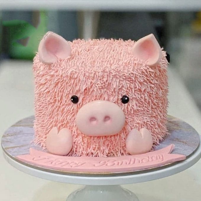 Chiếc bánh sinh nhật hình con heo cho bé gái dễ thương quá ai dám ăn đâu nè