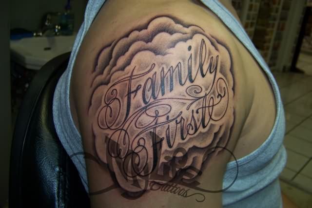 Hình tattoo Family trên vai cho nam