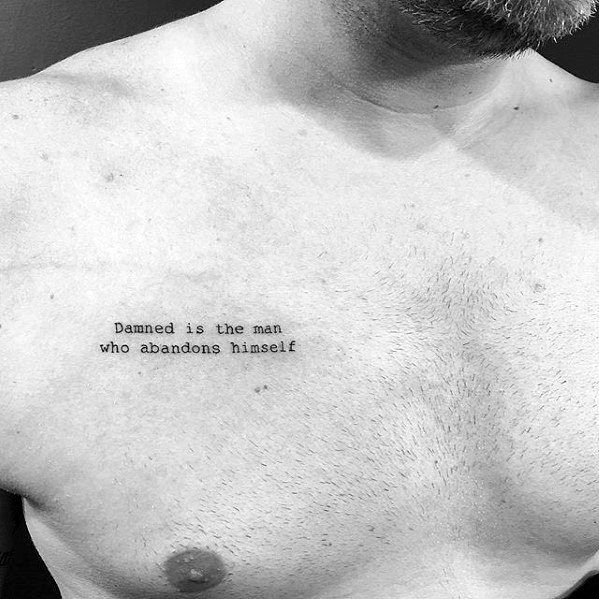 Hình tattoo chữ nhỏ mini ở ngực nam