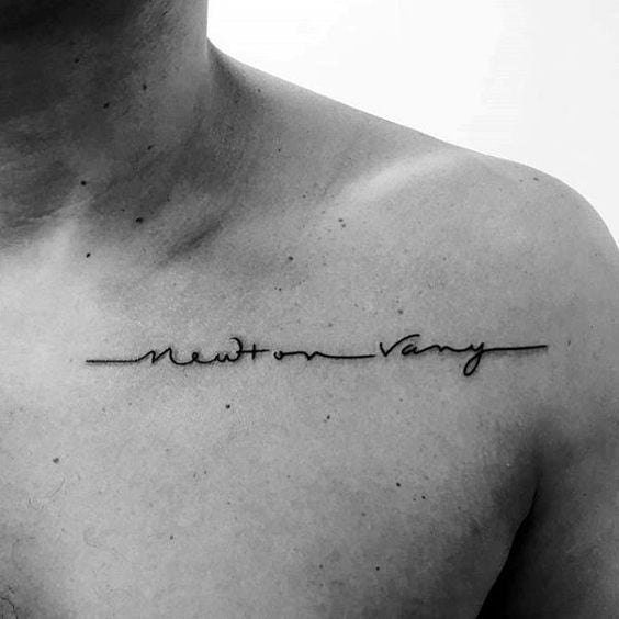 Hình tattoo chữ ý nghĩa nhỏ mini ở ngực nam đẹp