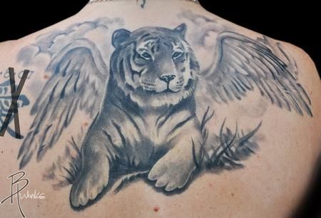 Hình tattoo con hổ có cánh độc đáo