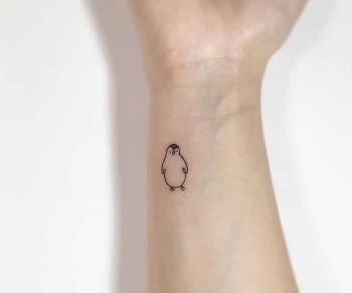 Hình tattoo con vịt mini cute ở cổ tay
