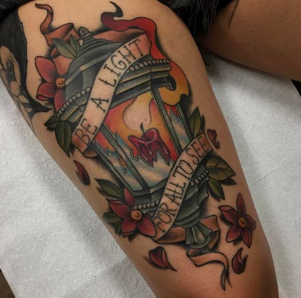 Hình tattoo đùi nữ độc đáo
