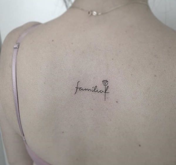 Hình tattoo family nhỏ sau lưng cho nữ