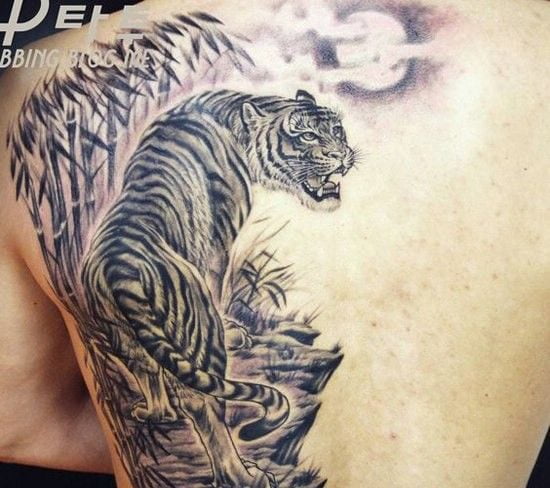 Hình tattoo hổ tăng trưởng núi