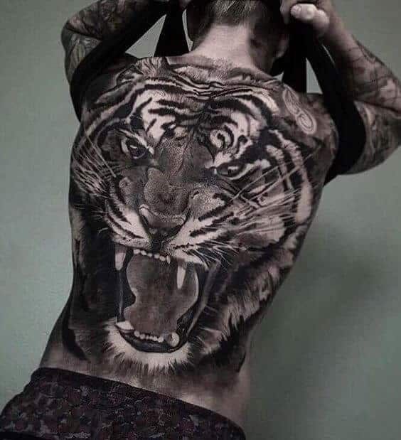 Hình tattoo hổ kín sống lưng đẹp
