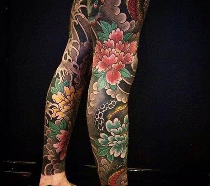 Hình tattoo hoa mẫu đơn đẹp ở bắp chân
