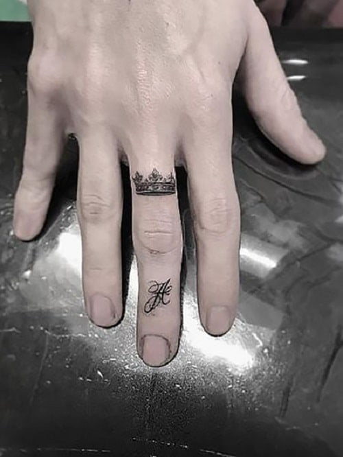 Hình tattoo mini cho nam ở ngón tay