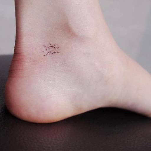 Hình tattoo mini ở chân cho nữ