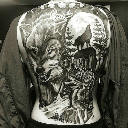 Kiểu tattoo đầu chó sói ngầu lòi sau lưng