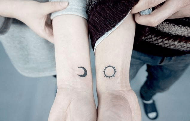 Kiểu xăm mini mặt trăng và mặt trời ý nghĩa