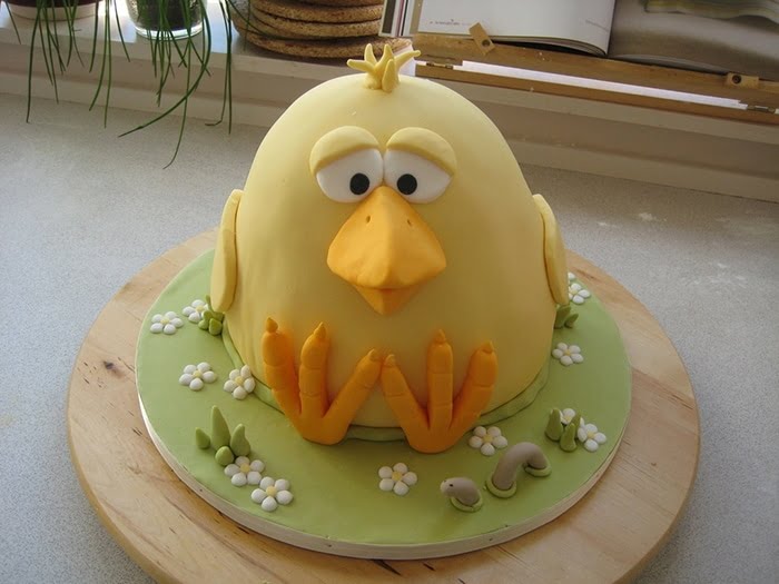 Mẫu bánh sinh nhật tạo hình chú gà ngơ ngác