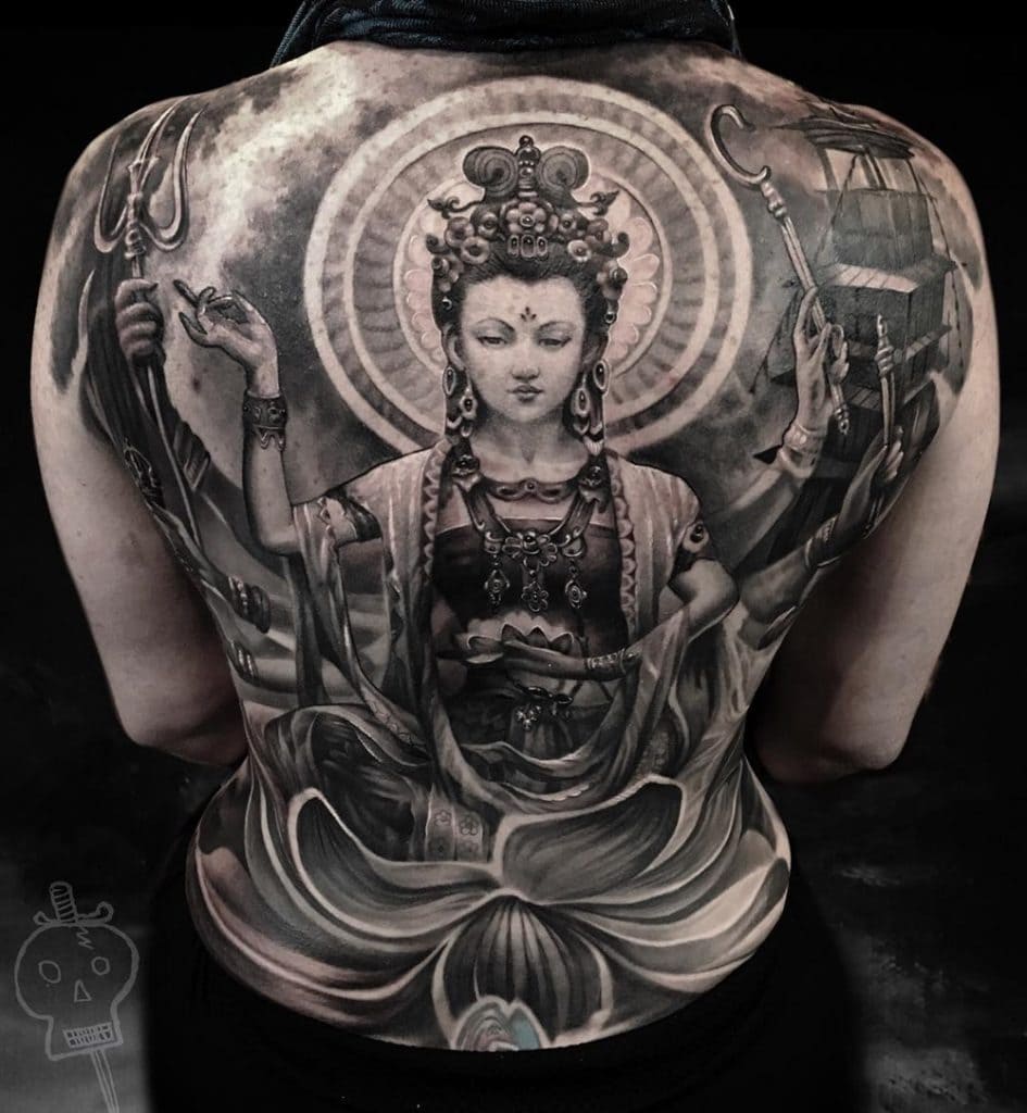 Mẫu tattoo Phật Thiên Thủ Thiên Nhãn ở lưng