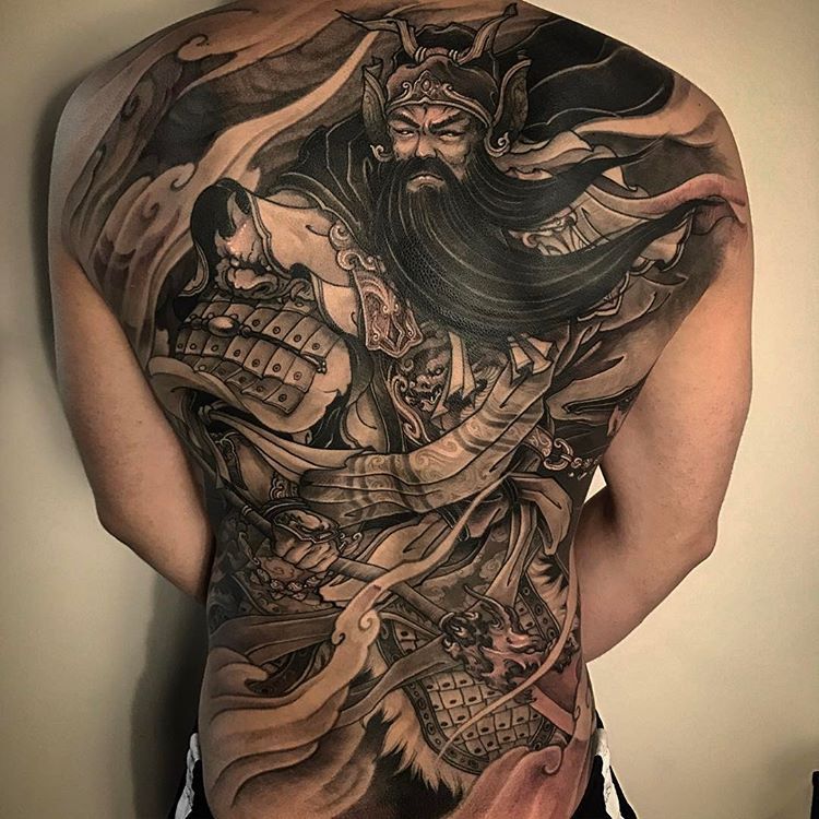 Mẫu tattoo Quan Vũ full lưng với hình tượng mạnh mẽ, oai hùng