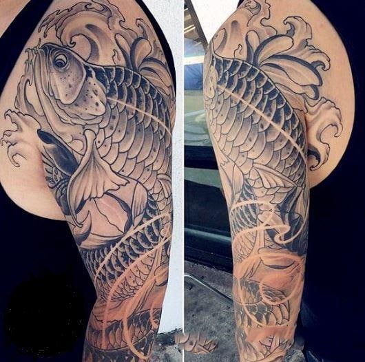 Mẫu tattoo cá rồng đen trắng đốn tim phái mạnh