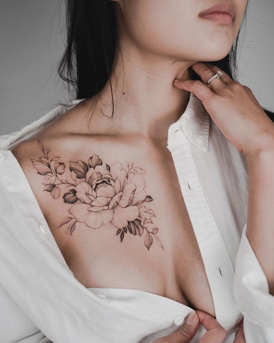 Mẫu tattoo xăm ngực đẹp cho nữ