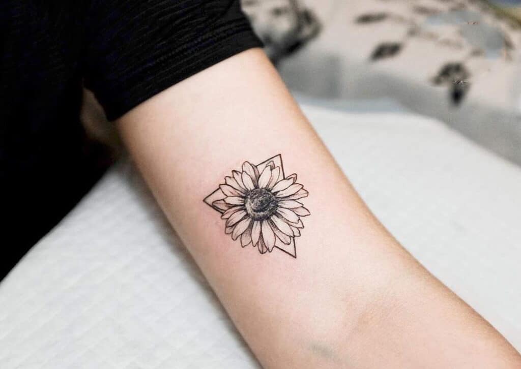 30 hình xăm nghệ thuật cho nữ đẹp nhất hình xăm mini tattoo nữ tính   XepHangNet