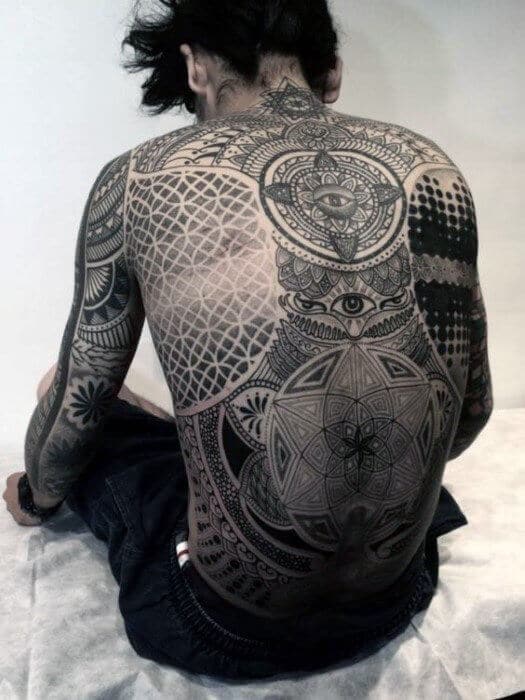 Tattoo biểu tượng full lưng ấn tượng nhất