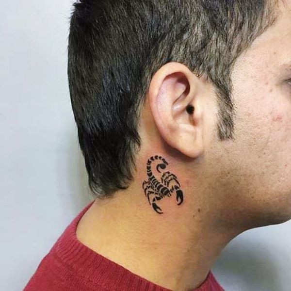 Tattoo bọ cạp chất nhất ở cổ