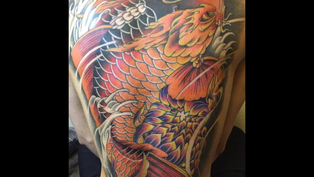 Tattoo cá chép hóa rồng kín lưng độc đáo