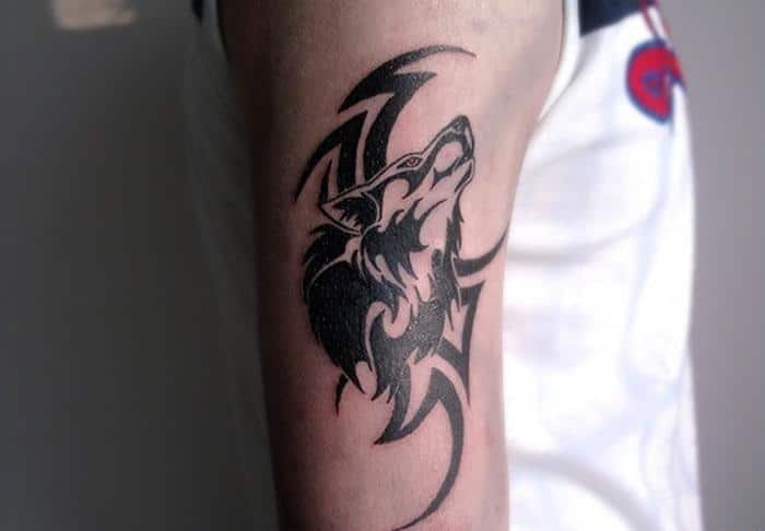 Tattoo chó sói hoa văn phá cách