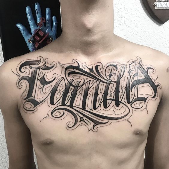 Tattoo chữ ý nghĩa cho con trai ở ngực