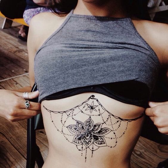Tattoo dưới ngực đẹp
