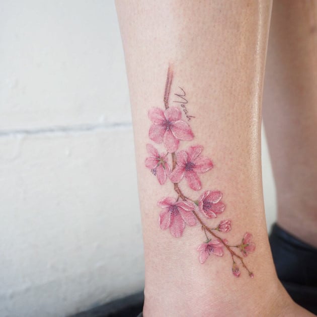 Tattoo hình nhành hoa cho phái đẹp