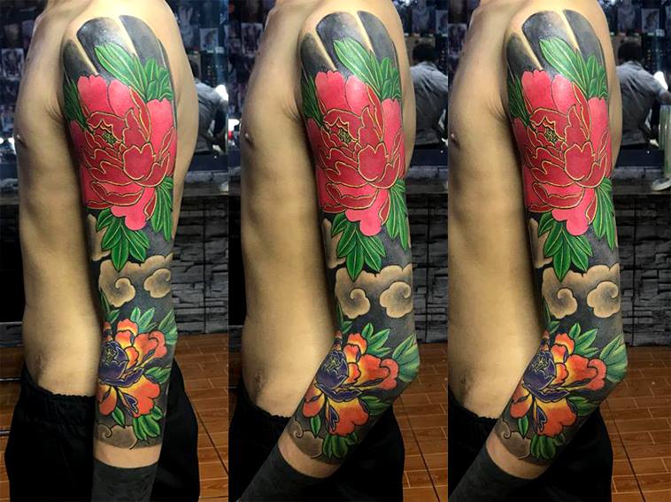 Tattoo hoa mẫu đơn có màu ấn tượng