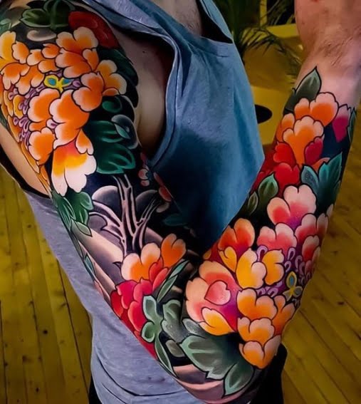 Tattoo hoa mẫu đơn cuốn hút và sắc nét