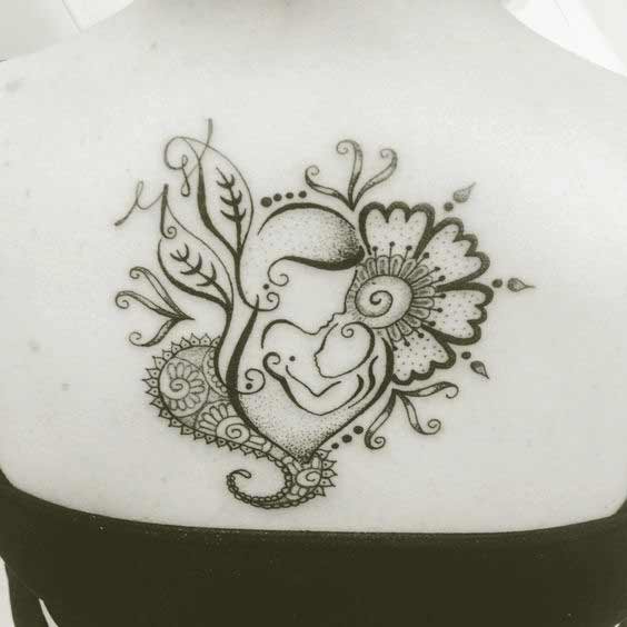 Tattoo hoa văn mẹ bồng con đẹp và ấn tượng