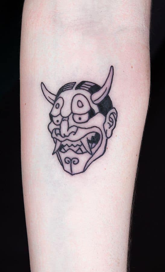 Tattoo mặt quỷ mini đơn giản và nhẹ nhàng