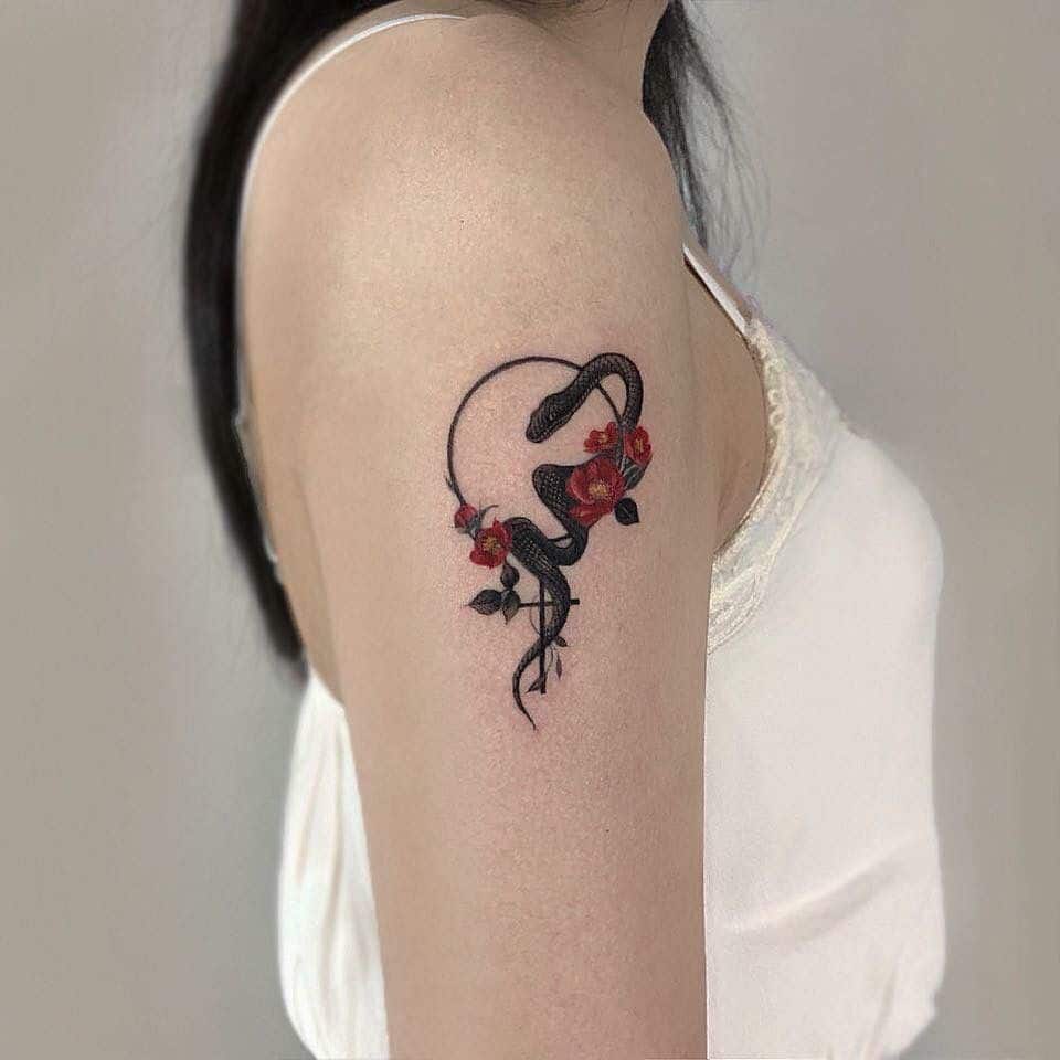 Tattoo rắn mini đậm chất ngầu mang lại nữ
