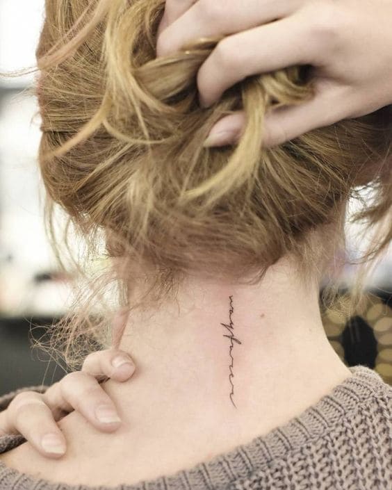 Tattoo xăm chữ độc lạ cho con gái