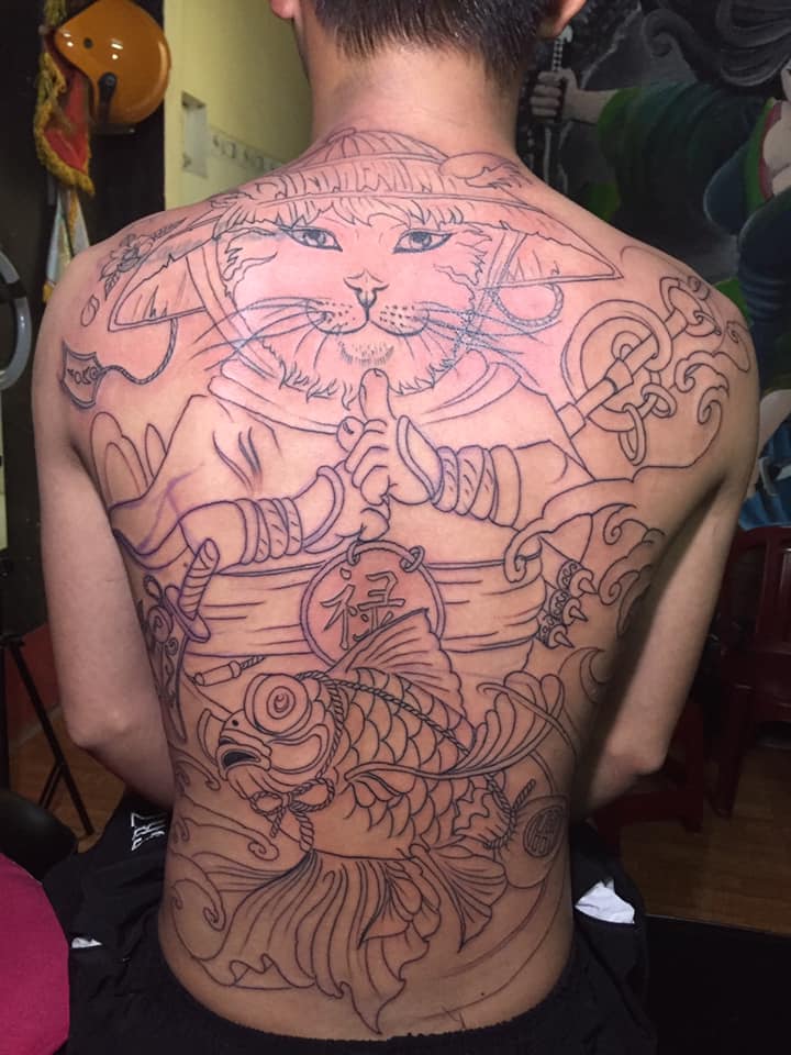 Tattoo xăm mèo thần tài kín lưng