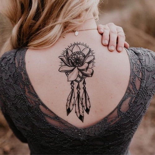 Tattoo xǎm ở lưng đẹp cho con gái