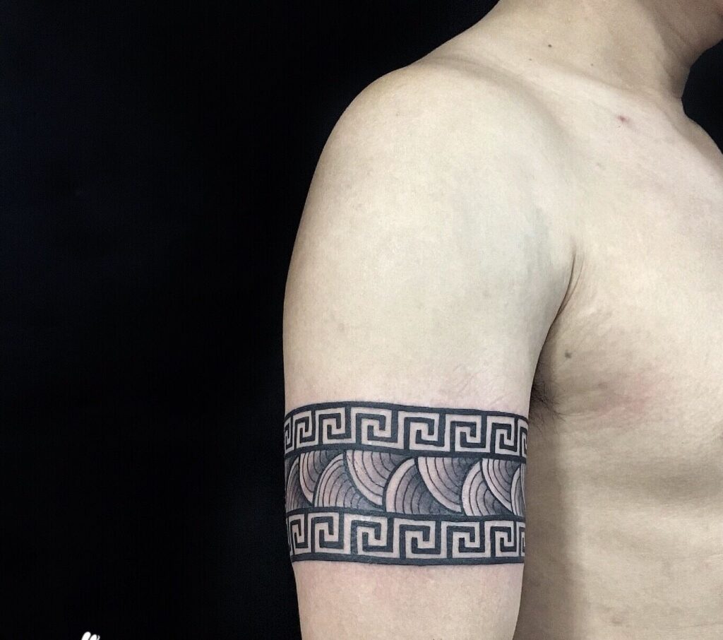 Tattoo xăm vòng tay hoa văn độc đáo