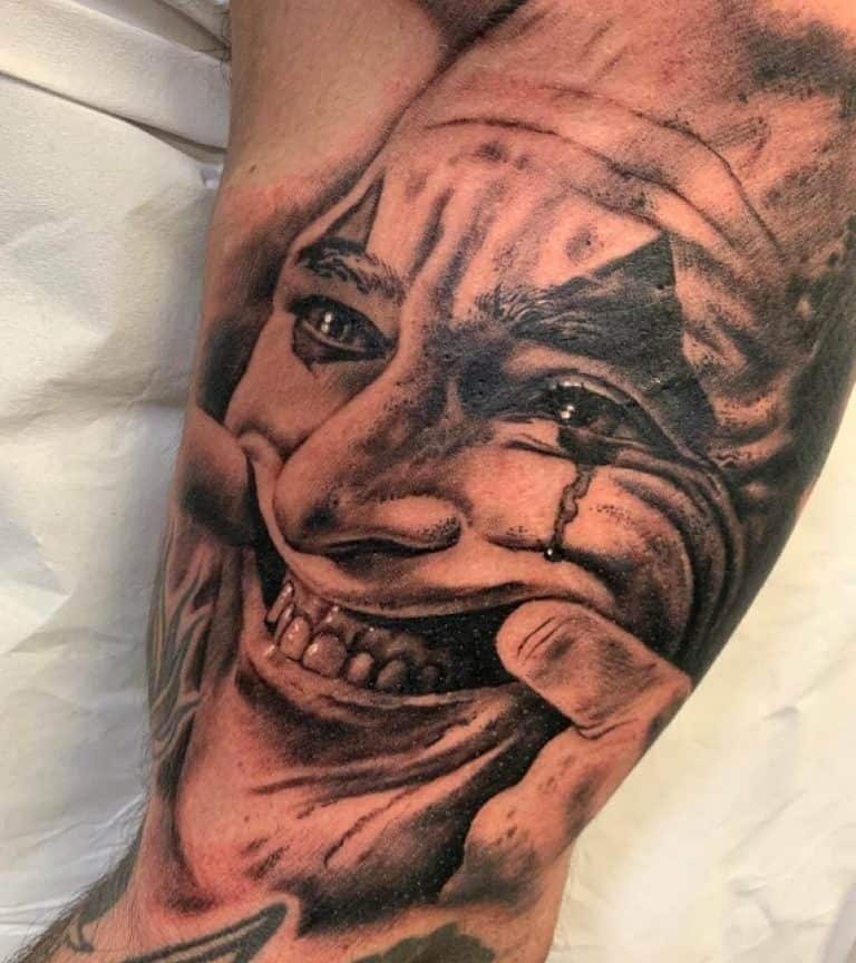 Xăm tattoo Joker cười đáng sợ