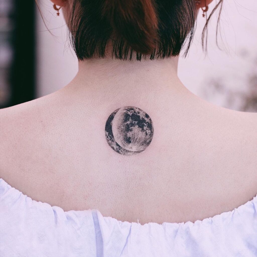 Hình Xăm Mặt Trăng Đẹp ️ Tattoo Sói Hú Mặt Trăng Mini ...