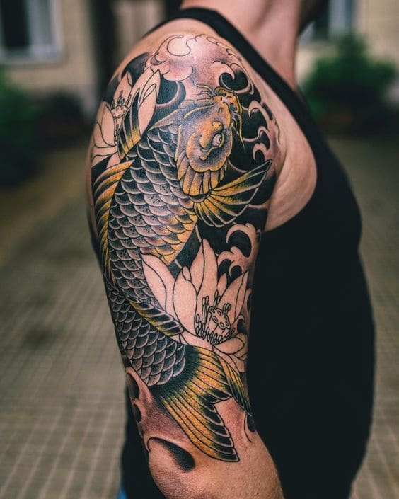 hình ảnh xăm tattoo ở bắp tay hình cá chép