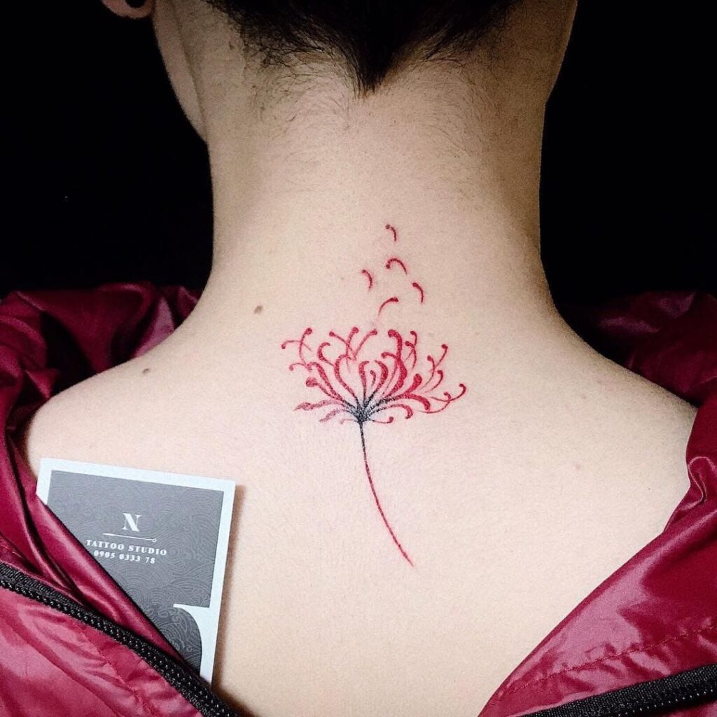 hình tattoo hoa bỉ ngạn sau gáy đẹp