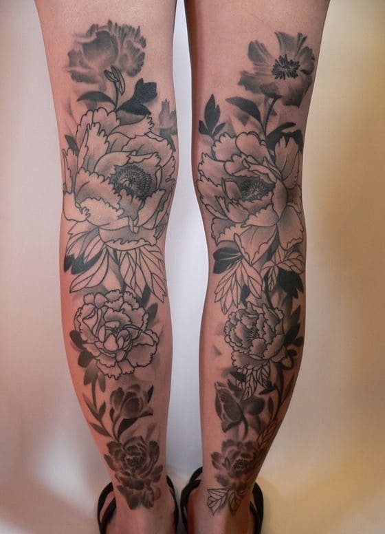 hình tattoo hoa mẫu đơn kín bắp chân