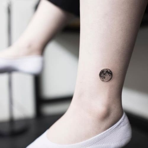 Hình Xăm Mặt Trăng Đẹp ❤️ Tattoo Sói Hú Mặt Trăng Mini ...