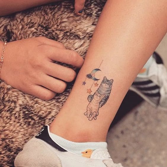 mẫu hình tattoo hai chú mèo đáng yêu ở chân