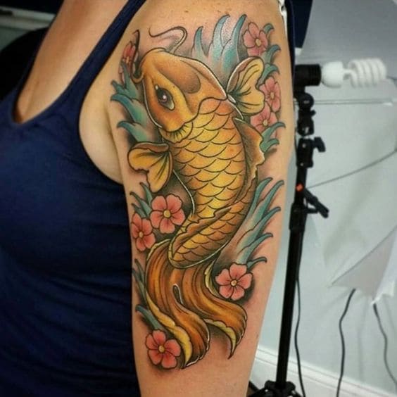 mẫu tattoo cá chép đẹp ở tay cho nữ